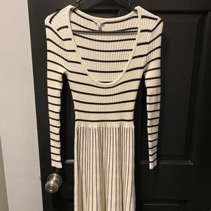 Guess white and black strip dress. Size XS